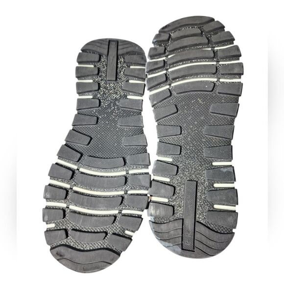 Prada Floral Sneakers - Picture 2 of 13